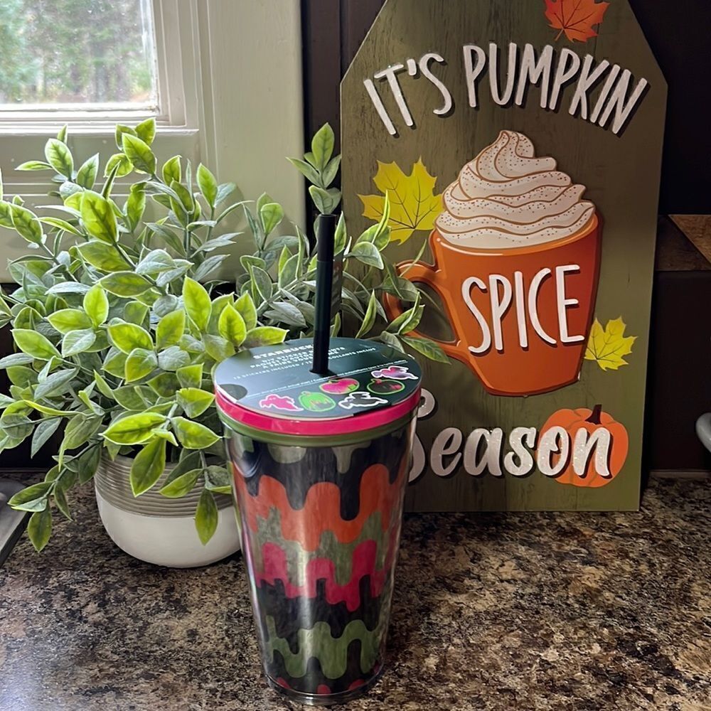 Starbucks Glow In The  Dark  2023  Halloween 16oz Cup